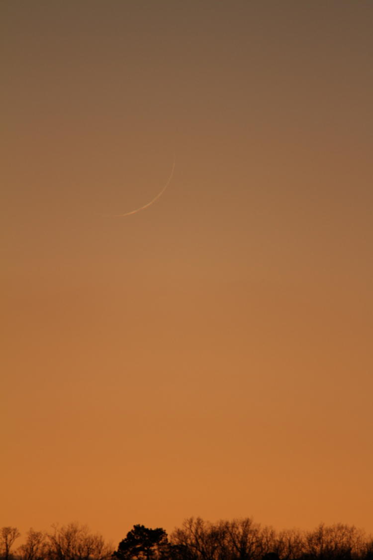superfine crescent moon only hours after new