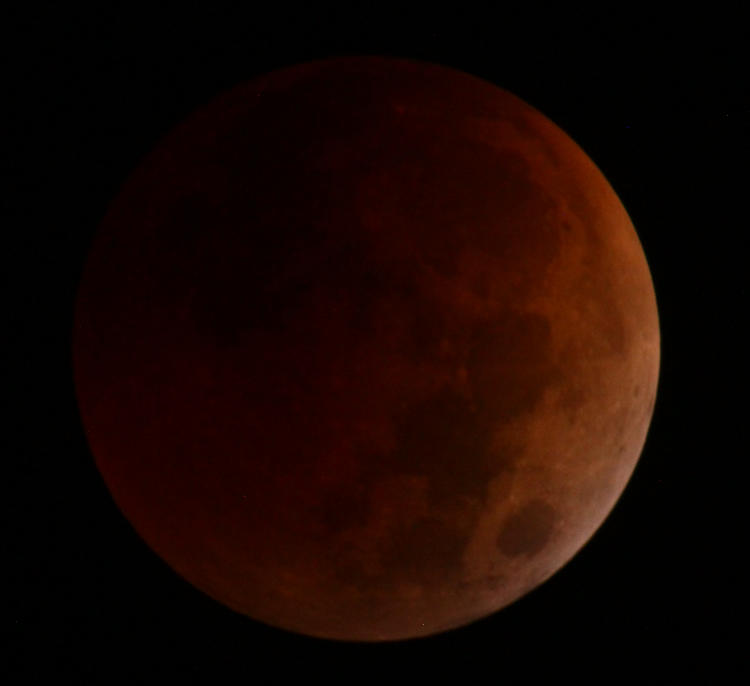 total lunar eclipse of November 2022 just into totality