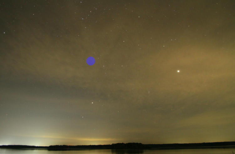 night exposure with hazy sky showing location of Perseids radiant