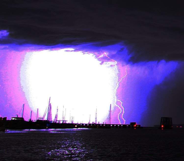 inset crop of previous image heavily altered in brightness, showing lightning bolt had completely exceeded the dynamic range of the image
