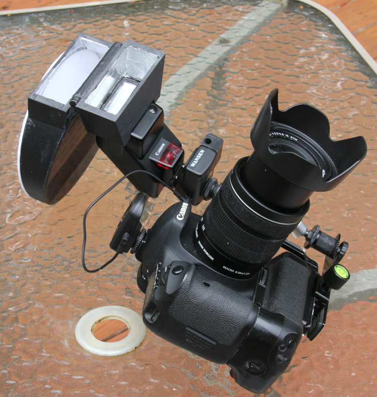 new macro softbox design showing hinge for moving reflector and diffuser away from flash path