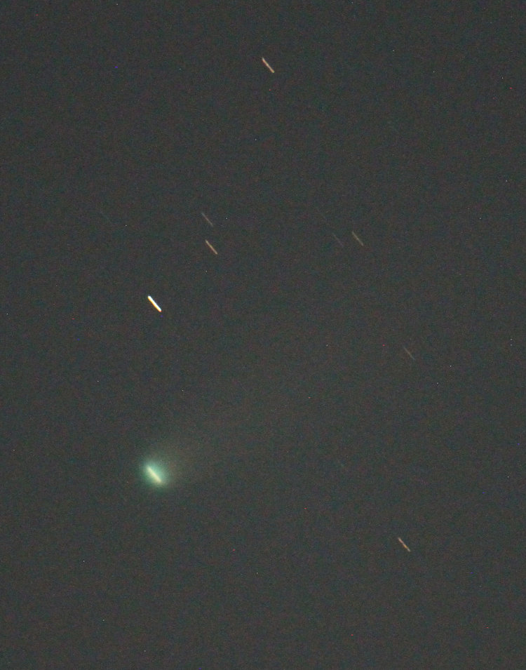seven second exposure of comet C/2025 A6 Lemmon showing too much motion blur at 600mm, but visible evidence of the tails