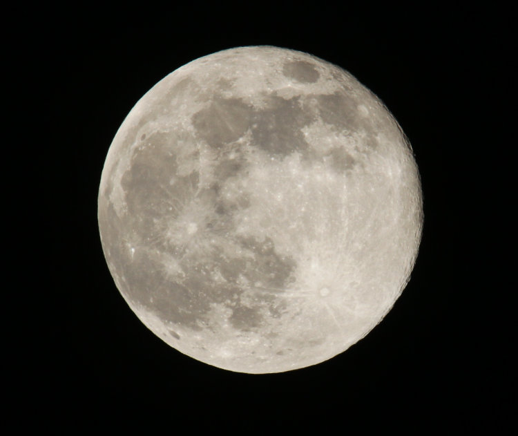 second-quarter 'full' moon very close to perigee, 'super moon'