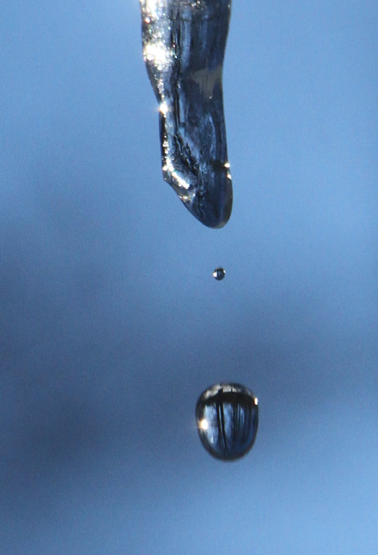 icicle shedding melt drop with tiny interval drop between
