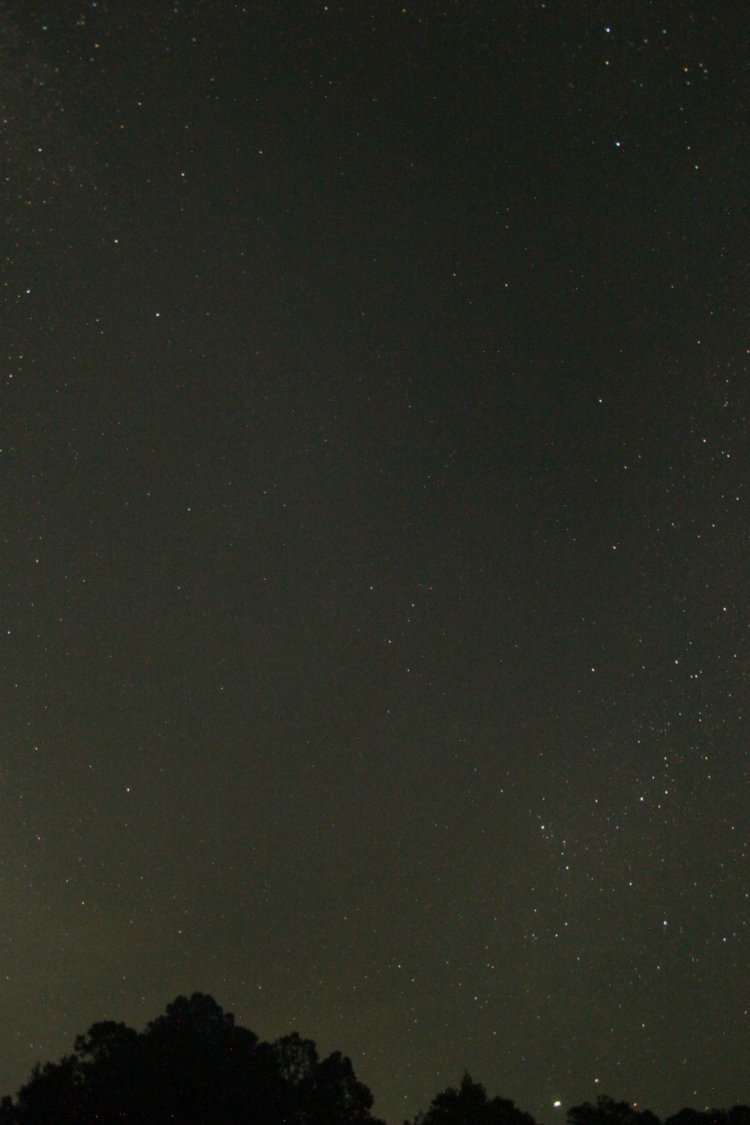 night exposure of same patches of sky showing failure of ISO 3200