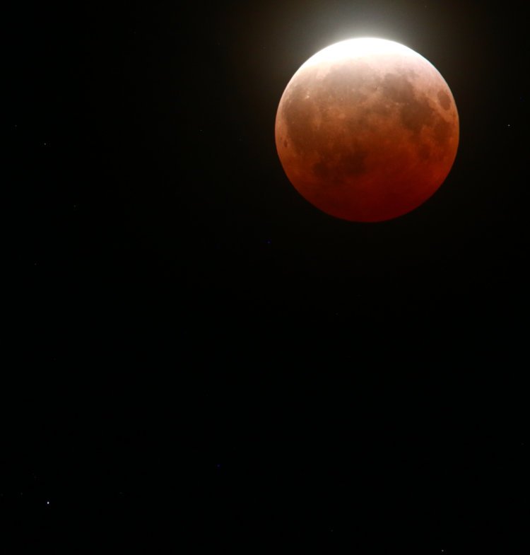 partial lunar eclipse of August 27/28, 2026, framed with double star HIP111123 A