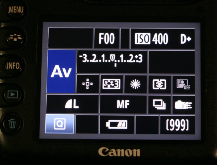 settings screen on back LCD of Canon 7D